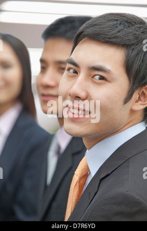 Geschäftsmann, Blick in die Kamera Stockfoto