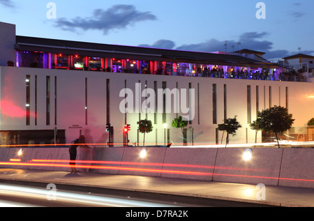 Moderne Cordoba in der Nacht, Andalusien Spanien Stockfoto