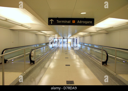 Flughafen-Korridor Stockfoto