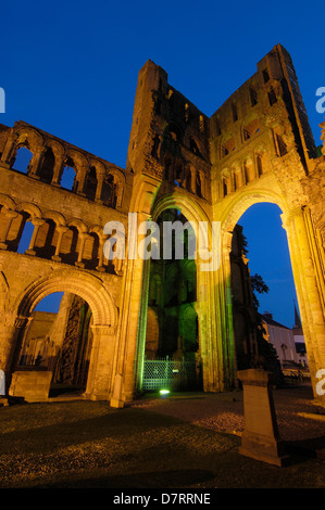 Kelso Abbey in der Abenddämmerung. Scottish Borders, Schottland. U.k. Stockfoto