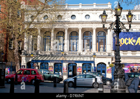 Garrick Theatre in Charing Cross Road, zeigt Rock of Ages, London, UK Stockfoto