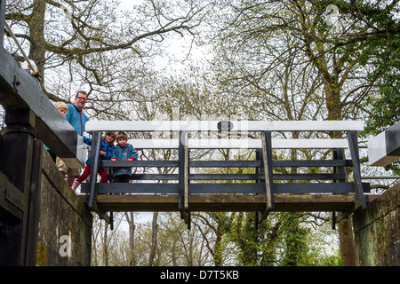 Wey und Arun Kanal Schleusenbrücke Stockfoto