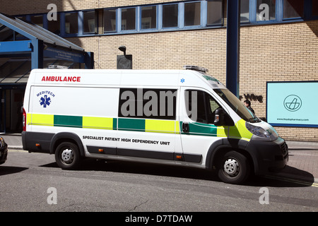 UK-Spezialist Pflege Ambulanz in London Mai 2013 Stockfoto