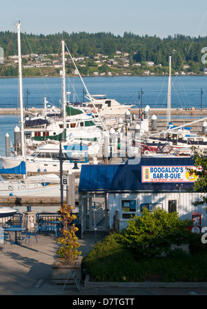 USA, WA, Bremerton. Hafen von Bremerton Marina bietet Zugang zu Bremerton Waterfront und Annehmlichkeiten Stockfoto