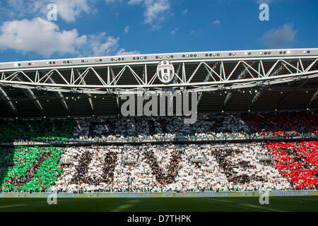 Juventus-fans, 11. Mai 2013 - Fußball / Fußball: italienische "Serie A" match zwischen Juventus 1: 1-Cagliari bei Juventus Stadium in Turin, Italien. (Foto von Maurizio Borsari/AFLO) Stockfoto