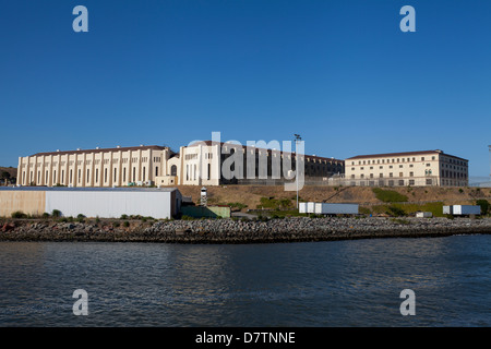 Ansicht des San Quentin State Prison von Rittersporn Fähre Boot, Larkspur Landing, Kalifornien, USA, Nordamerika Stockfoto