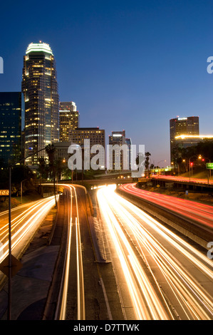 Die Innenstadt von Los Angeles in der Abenddämmerung Stockfoto