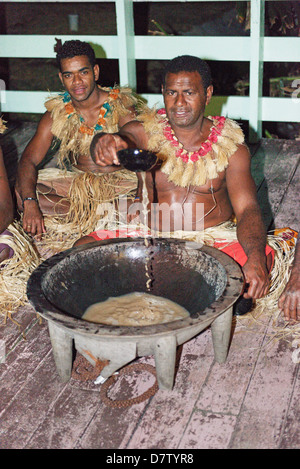 Kava-Zeremonie, Wayaseva Insel Yasawa Inselgruppe, Fidschi Inseln im Südpazifik Stockfoto