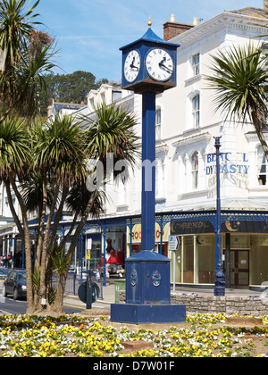 Die Millennium-Uhr in Mostyn Street Llandudno, Conwy Nord-Wales Stockfoto