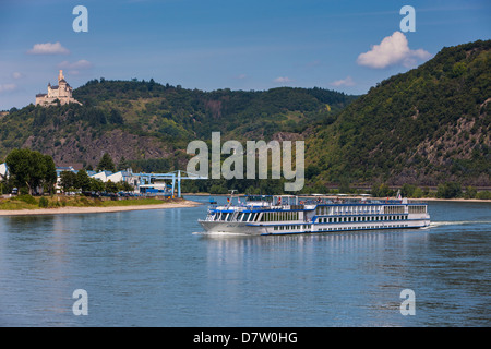 Kreuzfahrtschiff auf dem Fluss Rhein, Deutschland Stockfoto