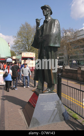 Sherlock Holmes-Statue außerhalb Baker Street-u-Bahnstation London Stockfoto