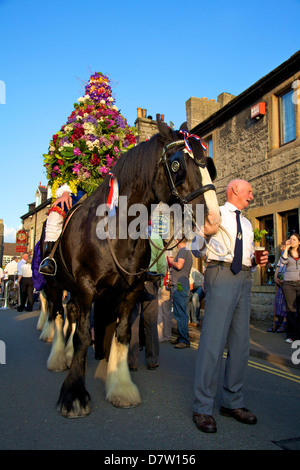 Castleton Garland Tag Brauch, Castleton, Derbyshire, England, Vereinigtes Königreich Stockfoto