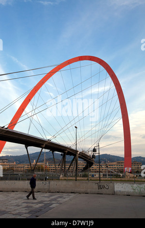Olympic Bogen von Turin, eine Fußgängerbrücke, Symbol für die XX. Olympischen Winterspiele statt in 2006, Turin, Piemont, Italien Stockfoto