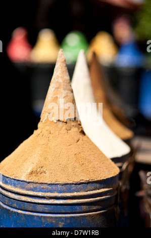 Gewürze in Markt, Marrakesch Medina, Marrakesch, Marokko, Nordafrika Stockfoto