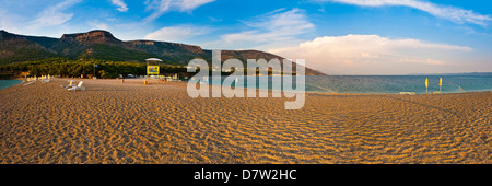 Strand Zlatni Rat bei Sonnenuntergang, Bol, Insel Brac, Dalmatien, Adria, Kroatien Stockfoto