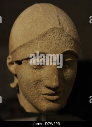 Der Ostgiebel Gruppe der Tempel von Ägina. Kopf eines Trojanischen Helfers. Rund 480 BC. Glyptothek Museum. München, Deutschland. Stockfoto