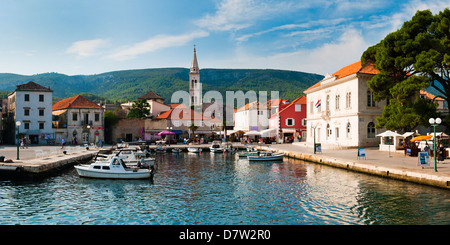 Hafen von Jelsa, Insel Hvar, Dalmatien, Adria, Kroatien Stockfoto