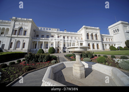 LIVADIA-Palast & trockenen Brunnen YALTA Krim UKRAINE 7. Mai 2013 Stockfoto