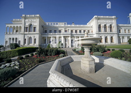 LIVADIA-Palast & trockenen Brunnen YALTA Krim UKRAINE 7. Mai 2013 Stockfoto