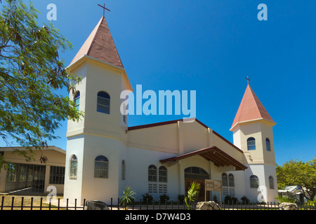 Twin Tower Kirche im Zentrum von dieser entspannten Dorf & Resort, Samara, Provinz Guanacaste, Halbinsel Nicoya, Costa Rica Stockfoto