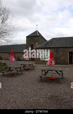 Gebäude am Scottish Deer Centre Schottland Mai 2013 Stockfoto