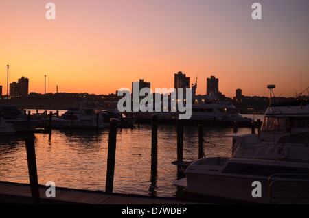 Sonnenuntergänge auf dem Hudson River New York City Stockfoto