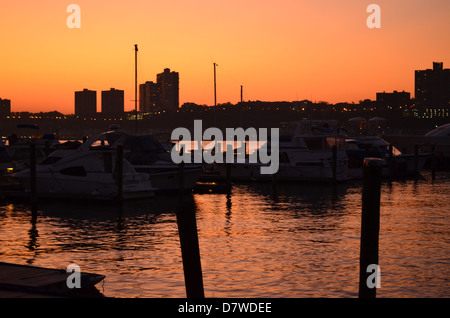 Sonnenuntergänge auf dem Hudson River New York City Stockfoto