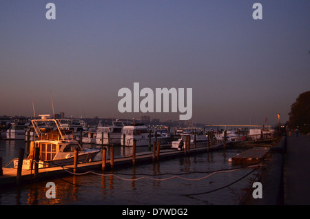 Sonnenuntergänge auf dem Hudson River New York City Stockfoto