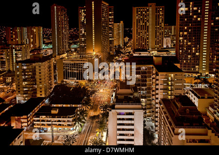 Eine nächtliche Szene der Stadt Honolulu, Hawaii Stockfoto