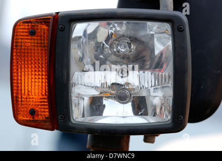 JCB Traktor Scheinwerfer und Kontrolllampe Schließen Stockfoto