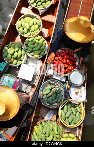 , DAMNOEN SADUAK, schwimmenden Markt in Thailand Stockfoto