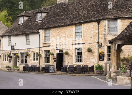 Castle Combe, einem malerischen Dorf in Wiltshire England Stockfoto