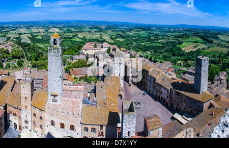 San Gimignano, eingemauert eine kleine mittelalterliche Stadt in der Provinz Siena, Toskana, Nord-Zentral-Italien Stockfoto