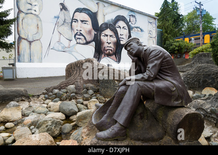 Wandbild mit dem Titel "Native Heritage", Chemainus, British Columbia, Kanada. Gemalt im Jahr 1983 von Paul Ygartua. Stockfoto