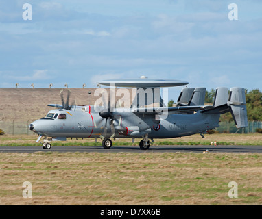 Französische Marine E - 2C Hawkeye engagiert im Vereinigten Königreich basierte Übung Joint Warrior April 2013.   SCO 9102 Stockfoto