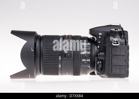 Nikon D7100 Digitale Slr Kamera Mit 18 105mm Objektiv Stockfotografie Alamy