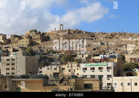 Blick auf die Zitadelle von Wohngebäuden in Amman, Jordanien Naher Osten Stockfoto