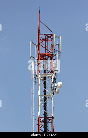 Antennen-Array Telefon signal servieren. Stockfoto