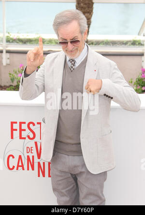 STEVEN SPIELBERG DIE JURY. PHOTOCALL. CANNES FILM FESTIVAL 2013 CANNES Frankreich 15 Mai 2013 Stockfoto
