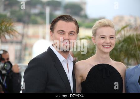 Cannes, Frankreich. 15. Mai 2013.  US-Schauspieler Leonardo DiCaprio und britische Schauspielerin Carey Mulligan stellen während der Fototermin für "The Great Gatsby" bei der 66. jährlichen Cannes Film-Festival in Cannes, Frankreich, 15. Mai 2013. Der Film ist außer Konkurrenz bei den Festspielen präsentiert, das von 15 bis 26 Mai läuft. Foto: Hubert Boesl/DPA/Alamy Live-Nachrichten Stockfoto