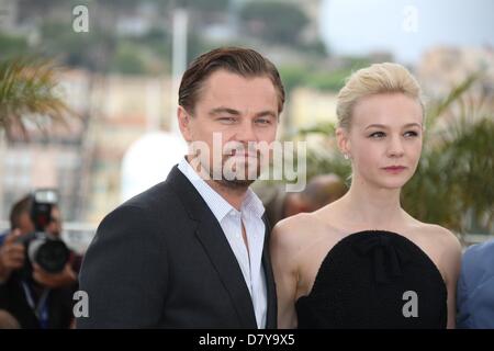 Cannes, Frankreich. 15. Mai 2013.  US-Schauspieler Leonardo DiCaprio und britische Schauspielerin Carey Mulligan stellen während der Fototermin für "The Great Gatsby" bei der 66. jährlichen Cannes Film-Festival in Cannes, Frankreich, 15. Mai 2013. Der Film ist außer Konkurrenz bei den Festspielen präsentiert, das von 15 bis 26 Mai läuft. Foto: Hubert Boesl/DPA/Alamy Live-Nachrichten Stockfoto
