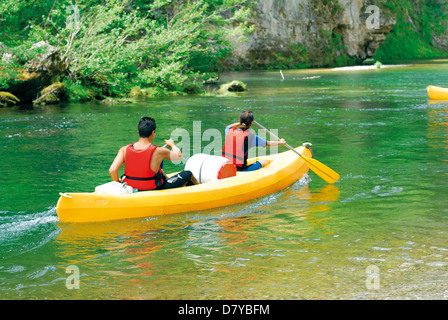 Frankreich, Midi-Pyrénées: Kajak-Tour auf dem Fluss Tarn, Gorges du Tarn Stockfoto