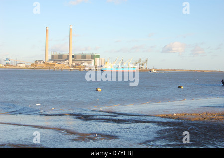 Ansicht von Tilbury B Kraftwerk von Gravesend Stockfoto