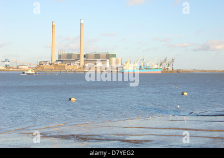 Ansicht von Tilbury B Kraftwerk von Gravesend Stockfoto