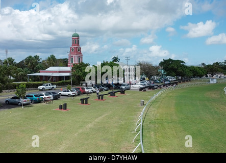 Soldaten an den Garrison Savannah, Bridgetown, Barbados, West Indies. Stockfoto