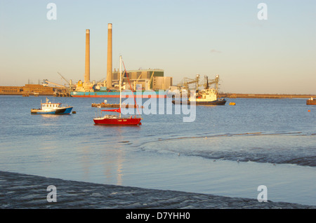 Ansicht von Tilbury B Kraftwerk von Gravesend Stockfoto