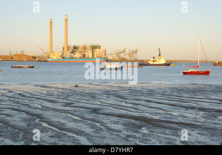 Ansicht von Tilbury B Kraftwerk von Gravesend Stockfoto