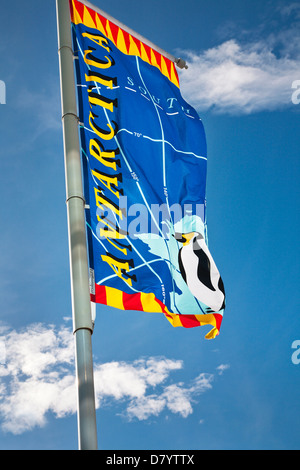 Eine Werbung Flagge am Eingang zum internationalen Antarktis Visitor Center in Christchurch, Südinsel, Neuseeland. Stockfoto