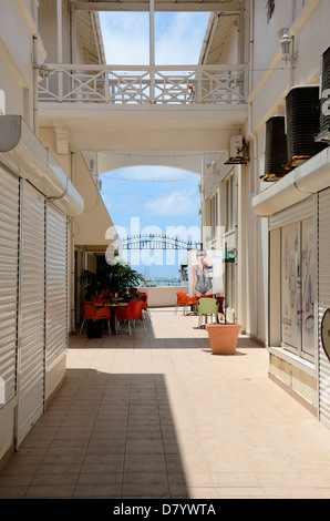 Seite einkaufen Gehweg in Philipsburg, St.Maarten, Niederländische Antillen Stockfoto