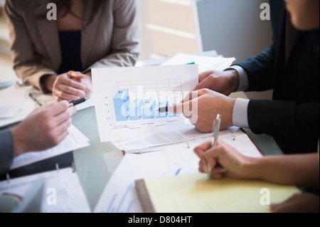 Business-Leute reden in treffen Stockfoto